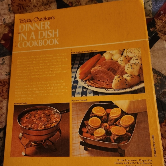 VTG Hard Cover Coil Bound Betty Crocker's Dinner in a Dish CookBook Illustrated - Picture 7 of 7